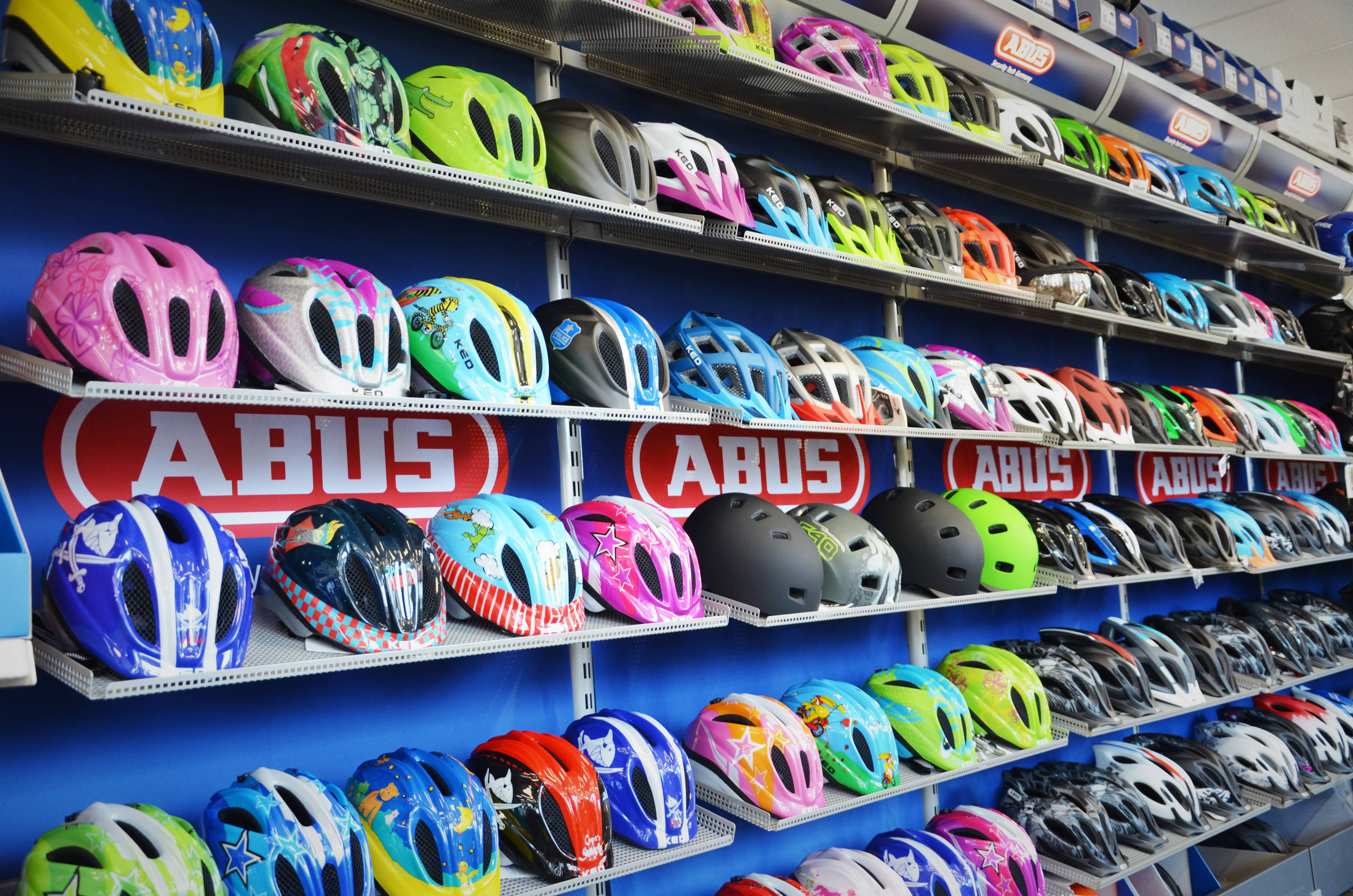 FH-Jungmann-Laden-Helme